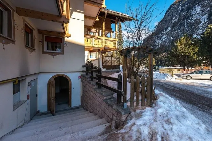 Appartamenti Ladina Campitello di Fassa - Image 1