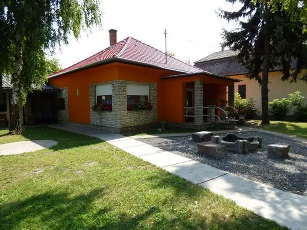 Perjesi Vendeghaz - Image 1