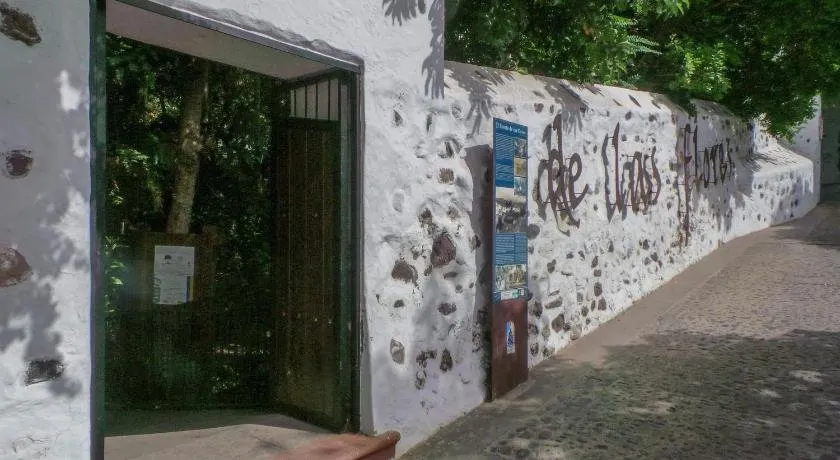 Apartamentos Los Chorros - Image 1