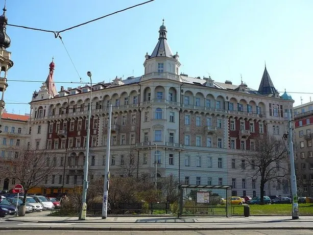 Vltava Penthouse - Image 1