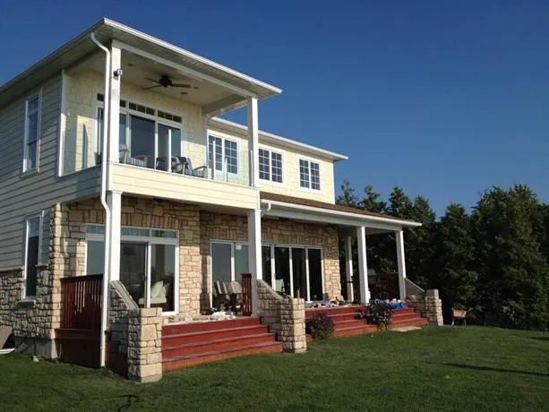 Bluewater Beach House - Image 1