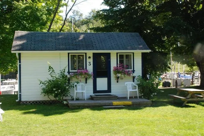 Bayfield River Cottage Colony - Image 1
