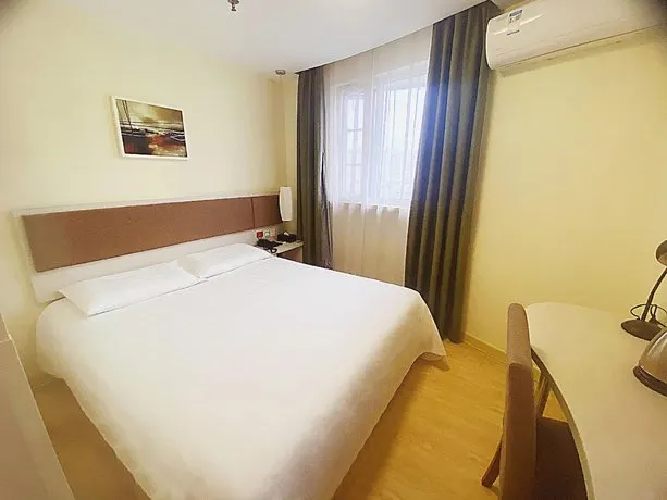Home Inn Zhongshan Lihe Square Xingzhong Avenue - Image 1