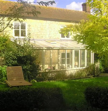 Spring Cottage Marnhull - Image 1