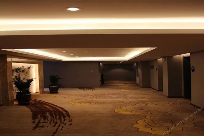 Platinum Milton Business Hotel - Image 1