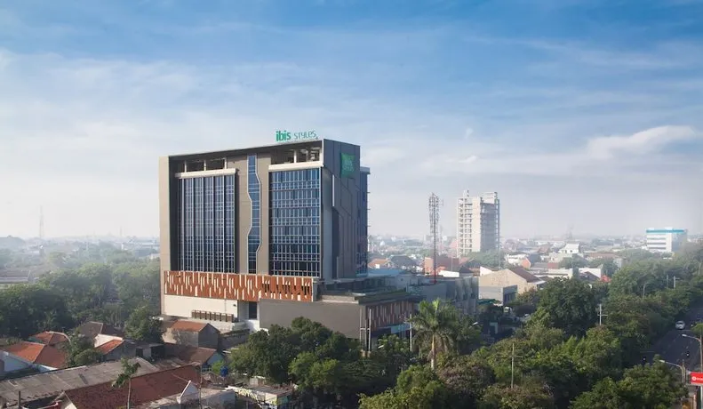 Ibis Styles Hotel Surabaya - Image 1