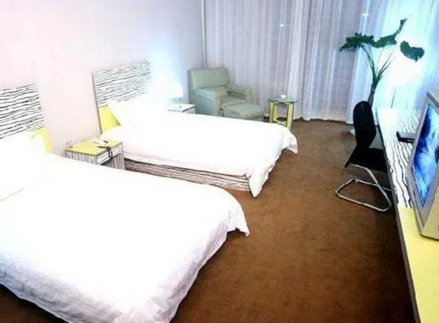Hotel the Land - Image 1