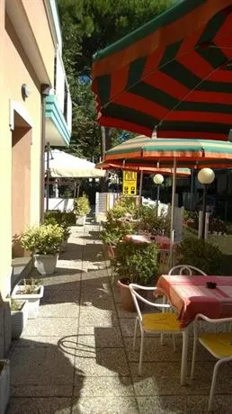 Hotel Paola Garden - Image 1