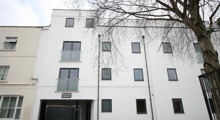 Warwick Place Apartments - Image 1