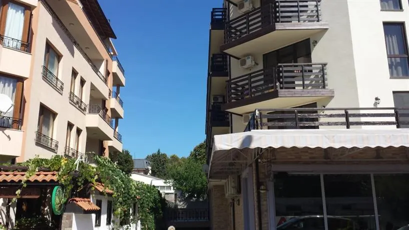 Nesebr Studiya Vigo Apartments - Image 1