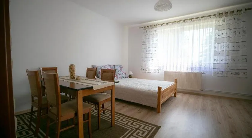 Zagroda na zakręcie - Image 1