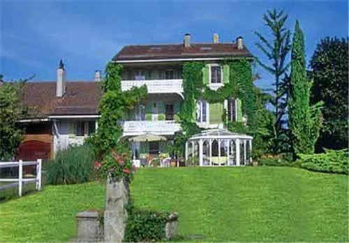 La Coudre Bed & Breakfast - Image 1