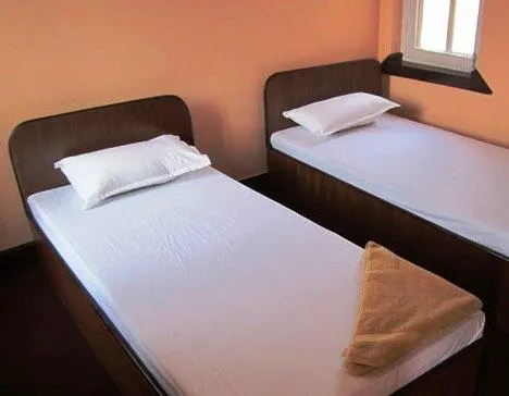 Happy Hostel - Image 1