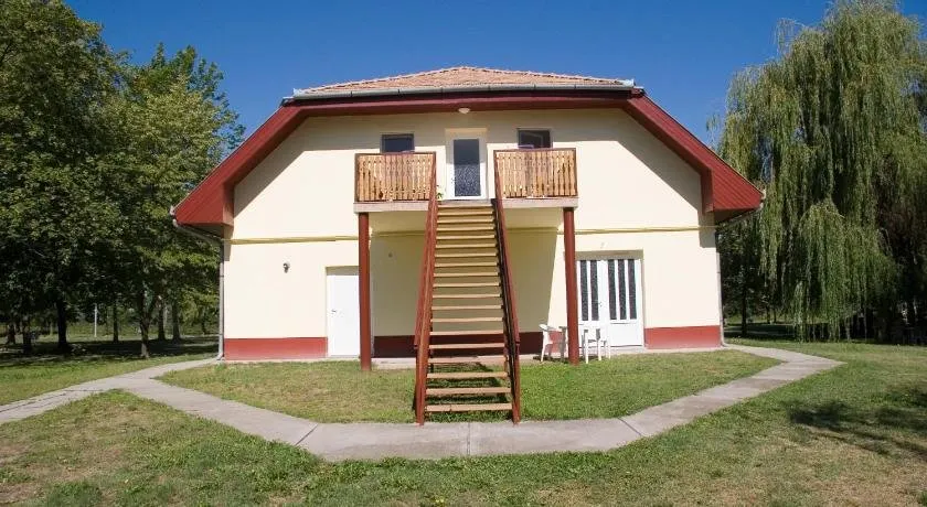 Davodi Camping Es Szabadidopark - Image 1