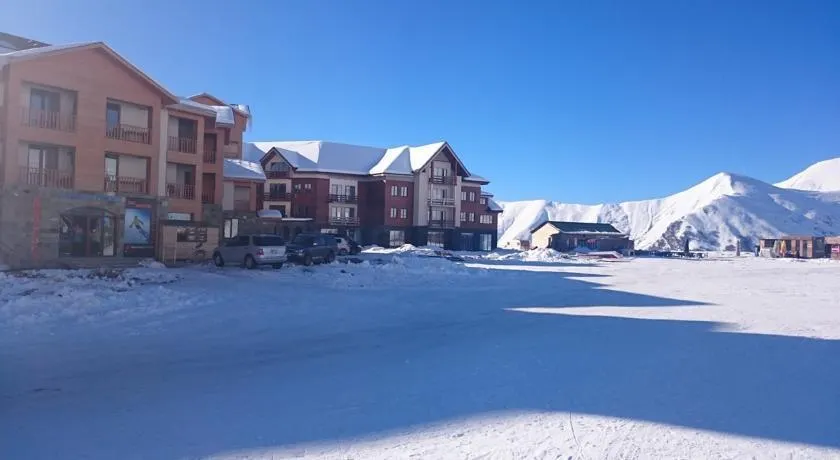 Snow apartments - Image 1