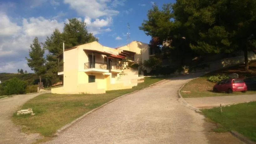 Roxane - Image 1