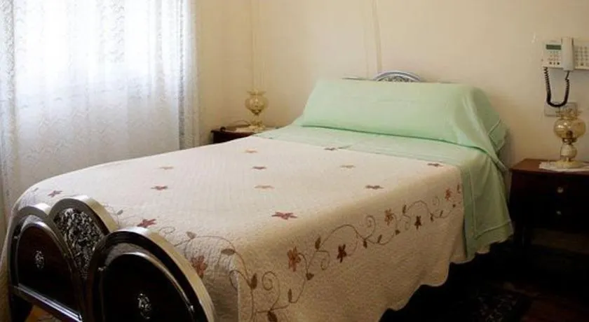 Hostal Delfina - Image 1
