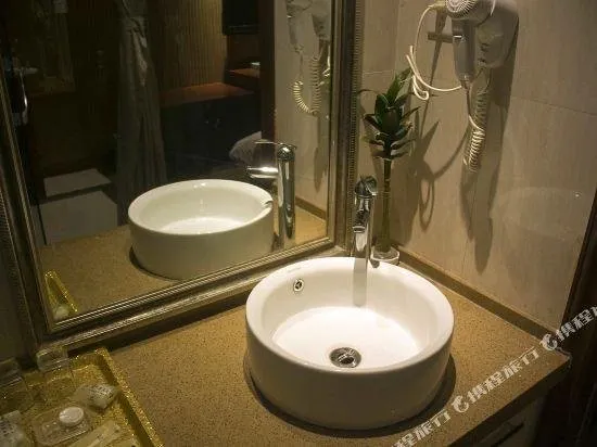 Jinzhu Business Hotel - Image 1