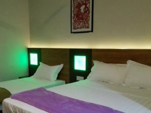 The 16 Hotel - Image 1