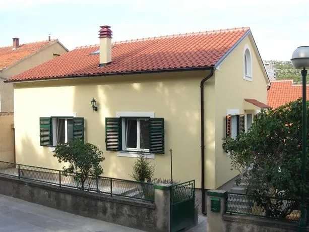 Summer home - Image 1