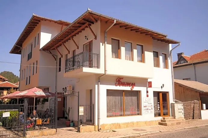 Family Hotel Biju - Image 1