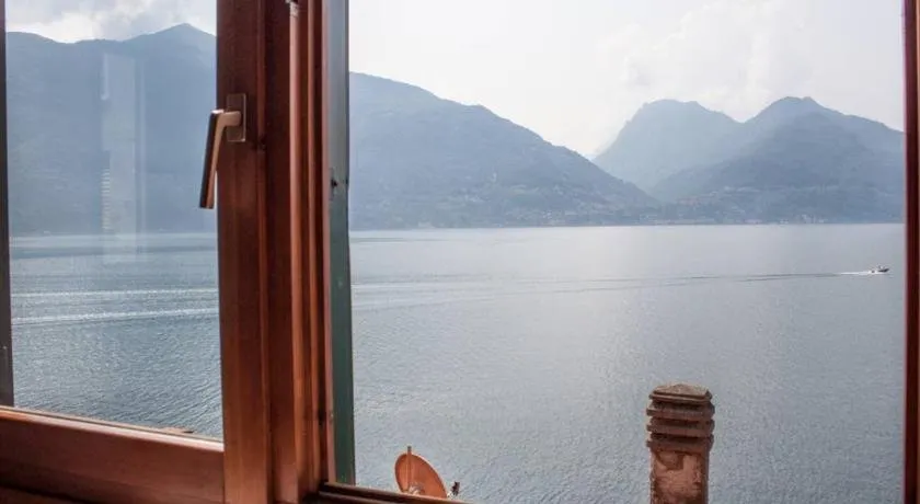 Unique house directly on Lake Como - Image 1