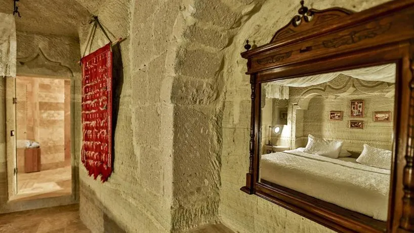 Suzanas Cave Hotel - Image 1