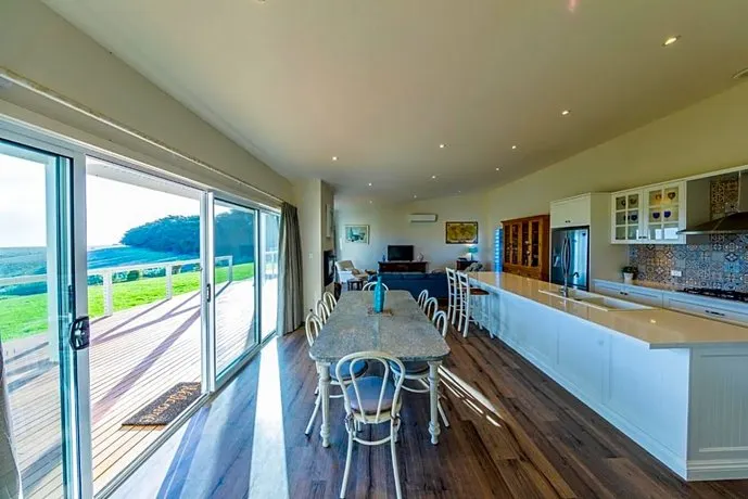 Coastal Lodge - Image 1
