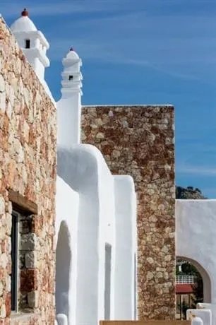 Axiotheaton Villas - Image 1