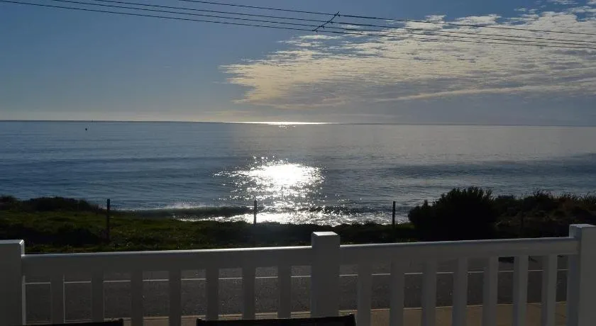 Blue Bay Beach Stay - Mandurah - Image 1