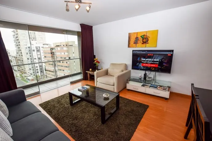 Lux Miraflores Apartments Ocean View - Image 1
