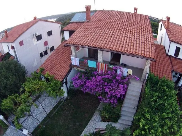 House Ivica - Image 1