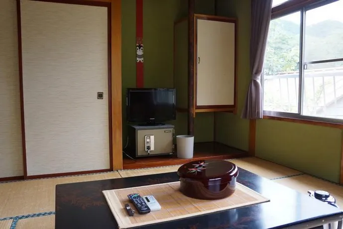 Motoyu Shiraiya - Image 1