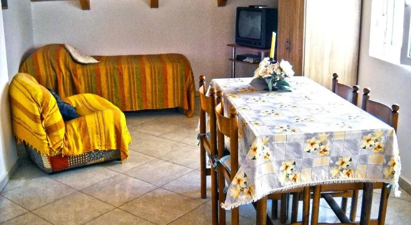 Apartment Amigo - Image 1