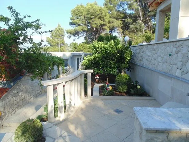 VILLA Apartments Mate Cebalo - Image 1