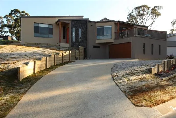 Luxury 4 bedroom Country retreat - Image 1