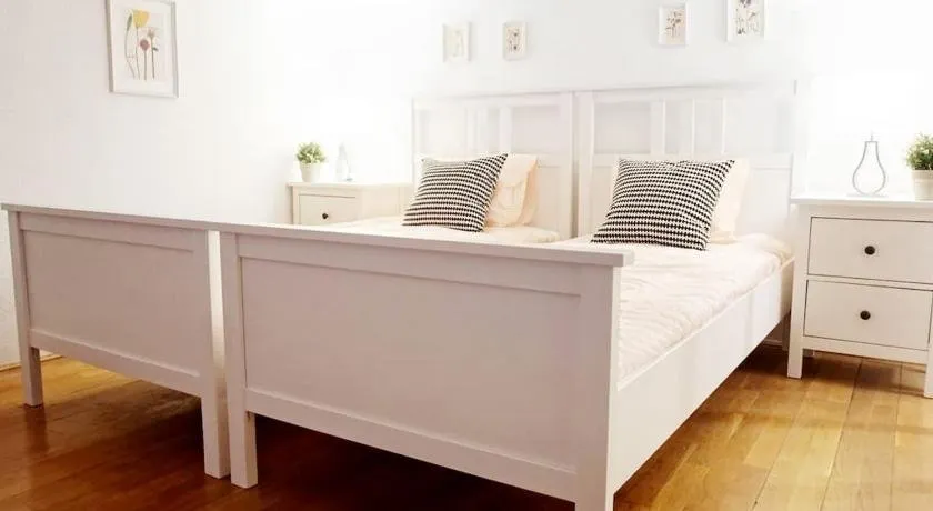 New Astoria Apartment - Image 1