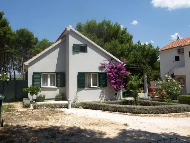 Lavanda Holiday Home - Image 1