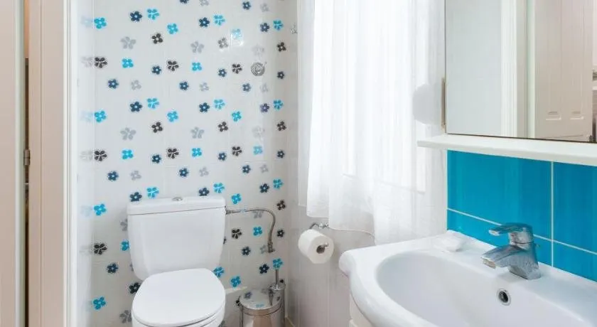Art Center Apartments - Image 1