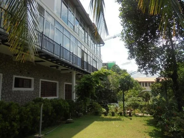 Lake view Residence - Image 1