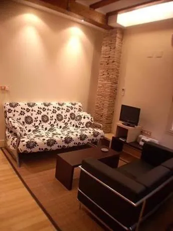 Apartamentos el Pilar - Image 1