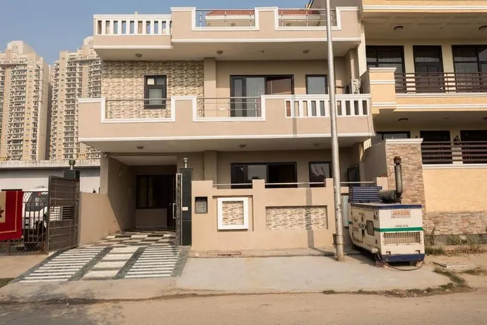 Celestial Guest House Noida - Image 1