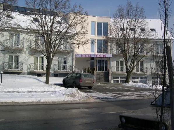 Hotel Pontis - Image 1