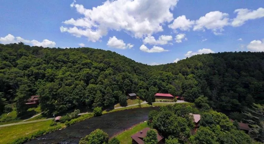 'Otter Cottage' Riverfront/Trailside Murphy Cabin - Image 1