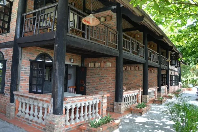 Viethouselodge Ha Long Bay - Image 1