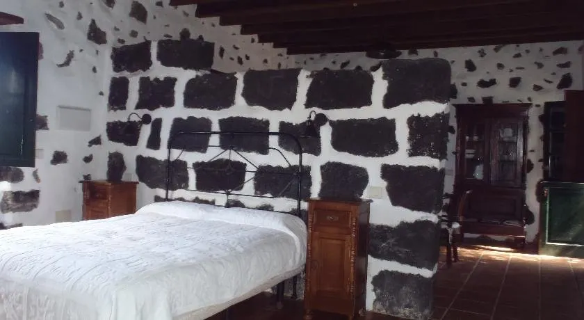 Casa Rural El Alpende - Image 1