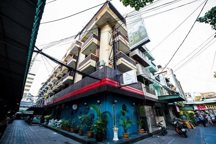 Check Inn Chinatown - Image 1