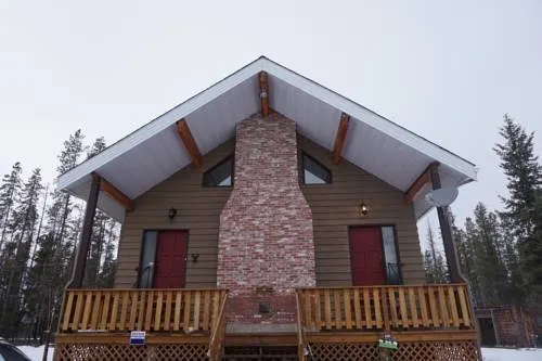 Glacier Inn Tete Jaune - Image 1