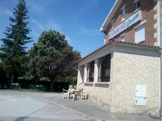 Hostal Linares - Image 1