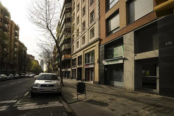Friendly Rentals Living Eixample - Image 1